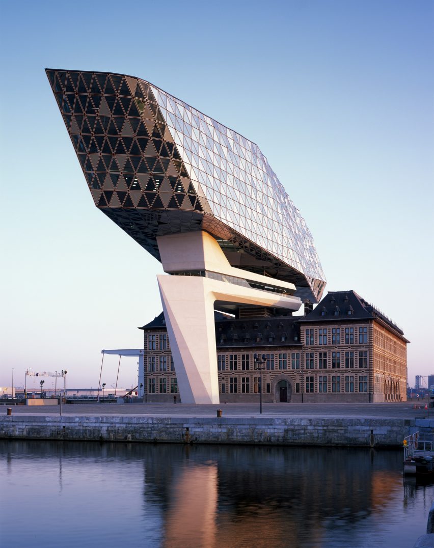 port-house-zaha-hadid-architects-antwerp-belgium-architecture_dezeen_2364_col_1-852x1076.jpg