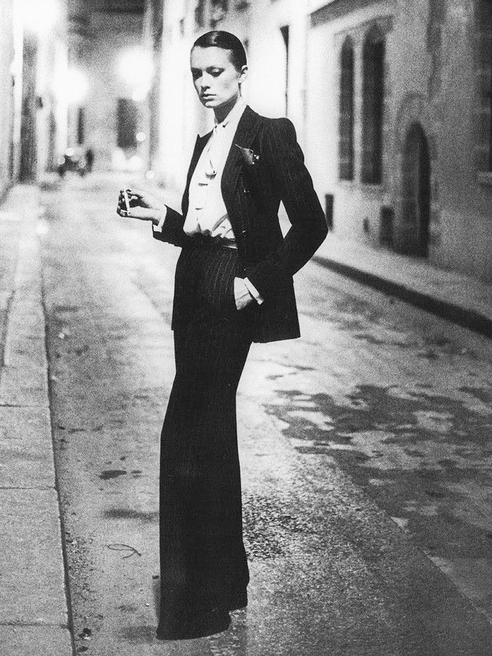 yves-saint-laurent-le-smoking-suit-177948-1448403234-promo.700x0c.jpg