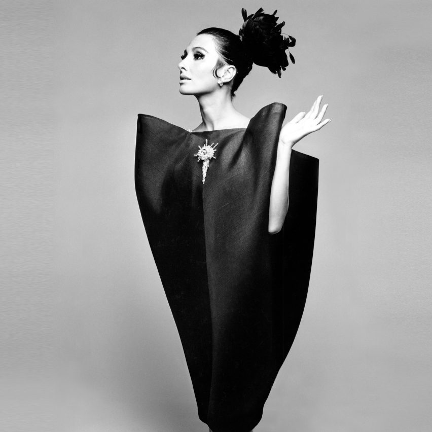 balenciaga-shaping-fashion-v-a-design-clothing-uk-london_dezeen_sq1-852x852.jpg.1