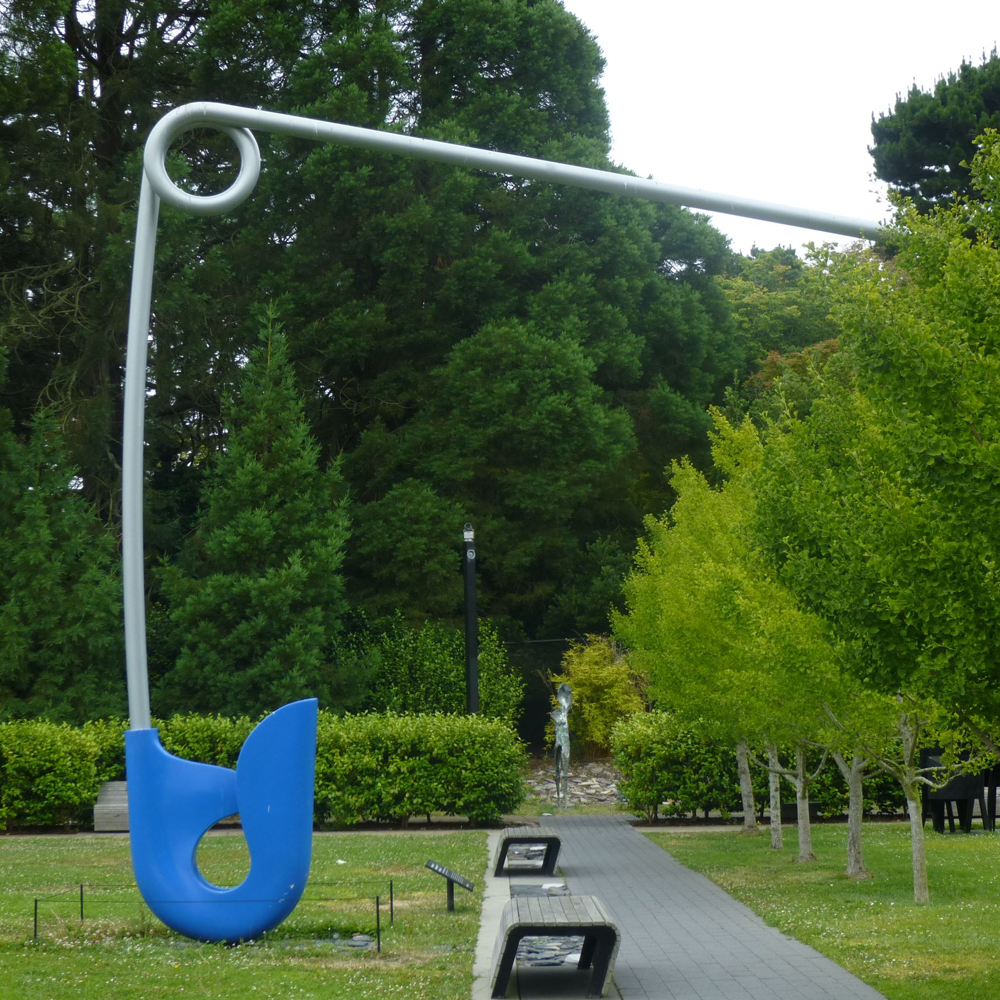 corridor-pin-blue-claes-oldenburg.jpg.1