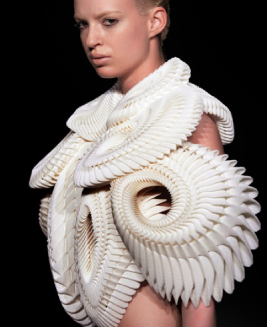 iris-van-herpen-daniel-widrig-3d-print.jpg