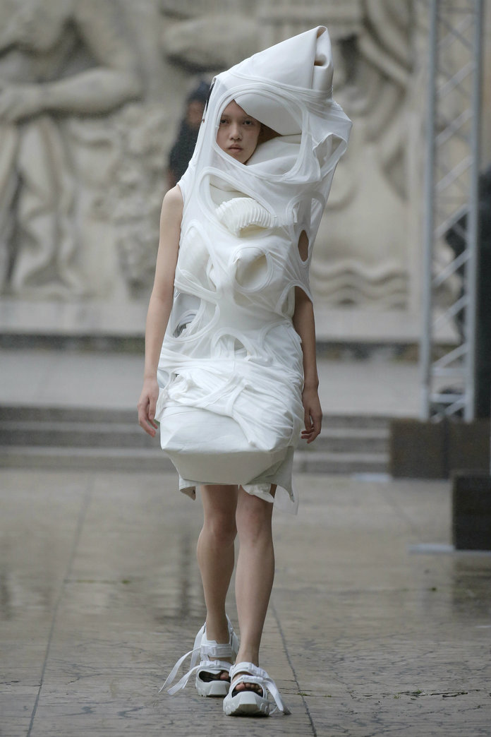 092817-rick-owens-spring-2018-twitter-reactions.jpg