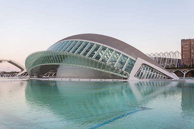 640px-El_Hemisférico,_Ciudad_de_las_Artes_y_las_Ciencias,_Valencia,_España,_2014-06-29,_DD_37.JPG