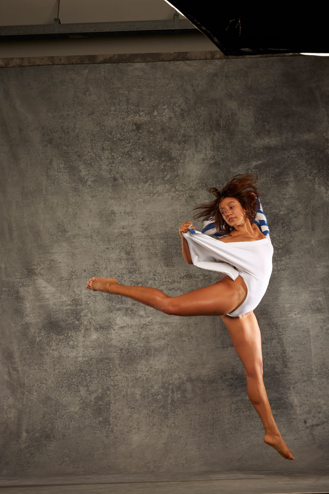mv-gravity-fatigue-publicity-female-jump_1000.jpg