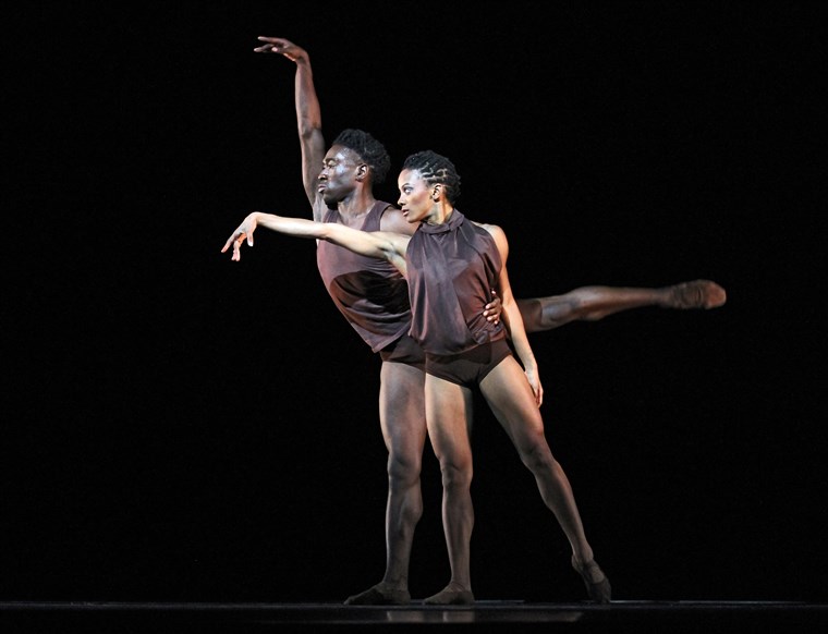 190208-alvin-ailey-dance-1-ew-104p_d7ef61b94d14a8fc894a405152438c3e.fit-760w.jpg