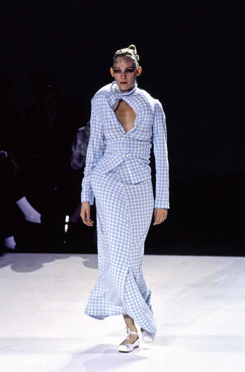COMME-DES-GARCONS-SPRING-1997-RTW-07-AMY-WESSON.jpg