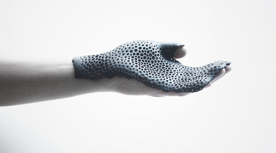 Hand-orthosis-MHOX_dezeen_01.jpg