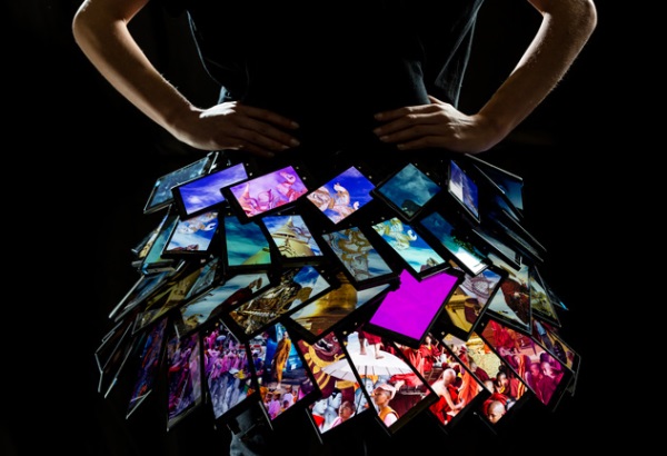 nokia-fyodor-golan-3d-printing-interactive-skirt-lumia-5.jpg