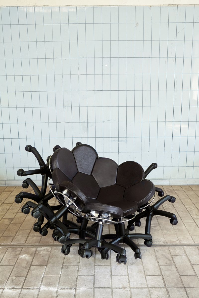 schimmel-schweikle-return-to-default-chairs-office-furniture-design_dezeen_2364_col_11.jpg