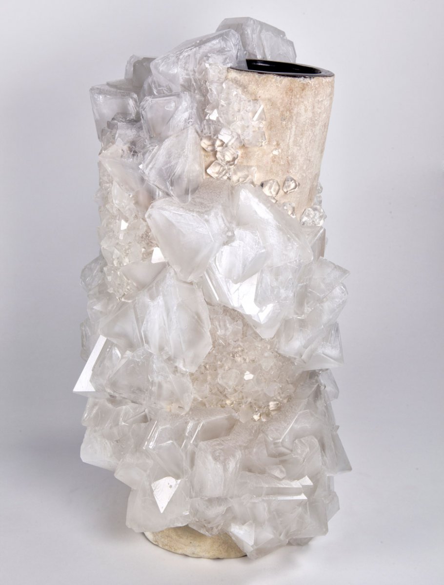 johannes-nagel-gallery-fumi-pad-paris_dezeen_936_4.jpg.1