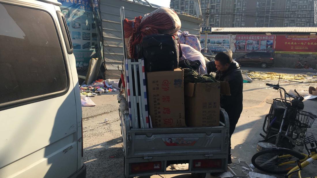 171205095102-05-cnn-beijing-evictions-super-169.jpg