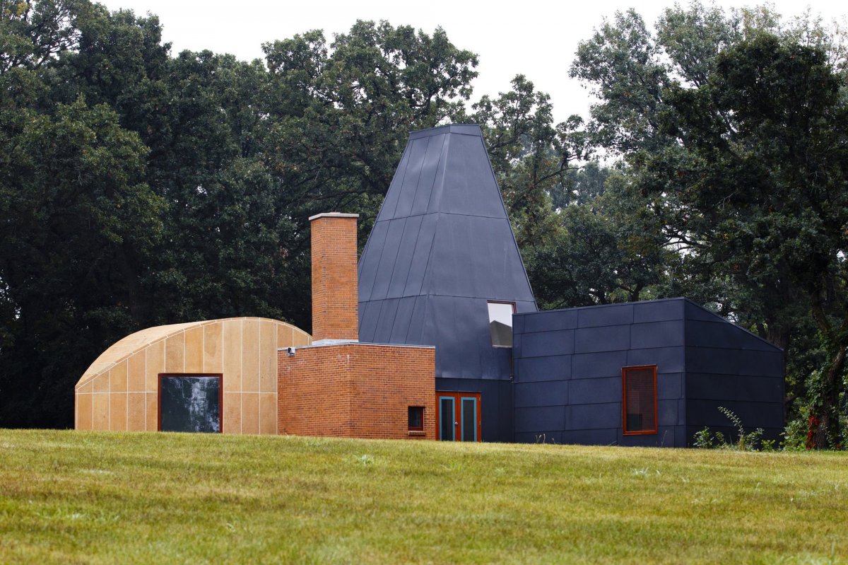 Frank Gehry wynton Guest house.jpg